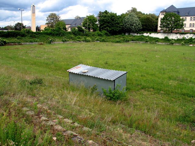 Trainerbank und Tribüne